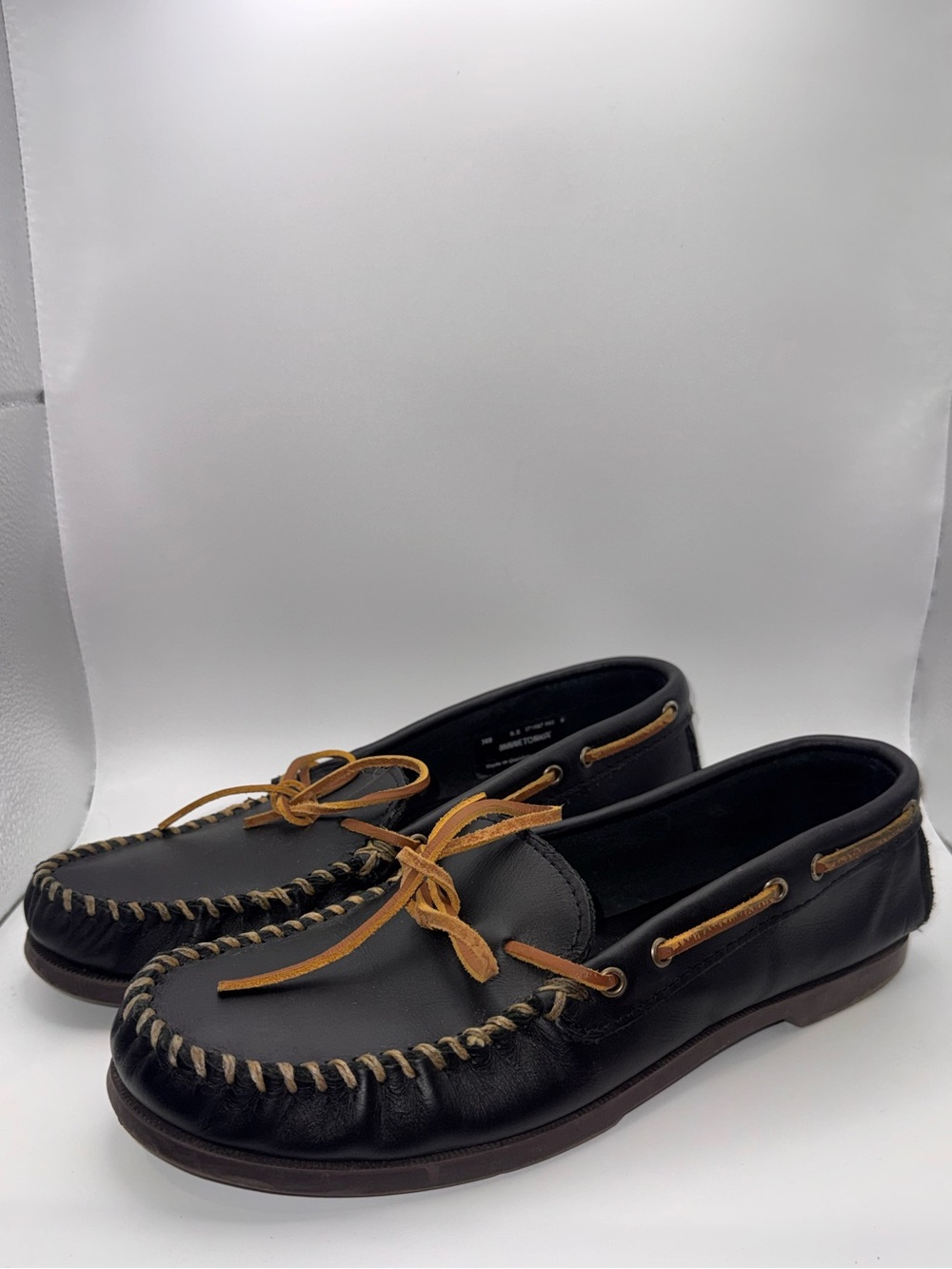 Minnetonka Black Leather Moccasin Loafers with Tan Laces. Size 9.5